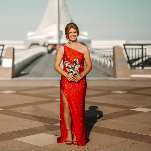 Sherry Hill A-Symmetrical Prom Dress - Sz 6 - Cherry Red - Picture 6 of 12